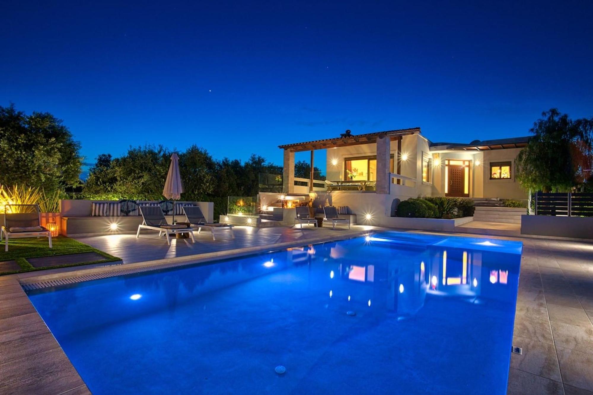 Villa Ampelaki - Premium Villa With Heated Pool Kounoupidhianá Екстериор снимка