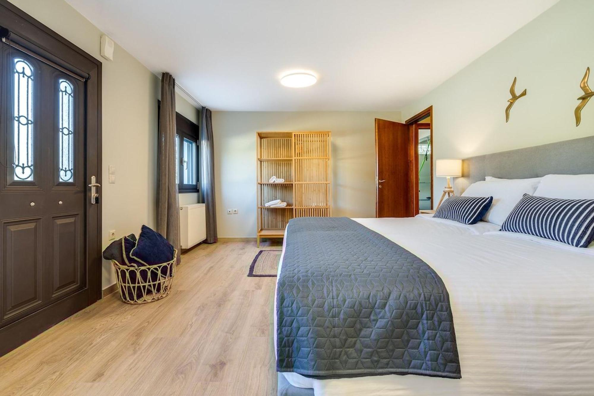 Villa Ampelaki - Premium Villa With Heated Pool Kounoupidhianá Екстериор снимка